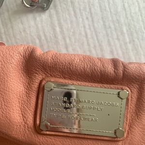 Classic Q Karlie leather crossbody bag